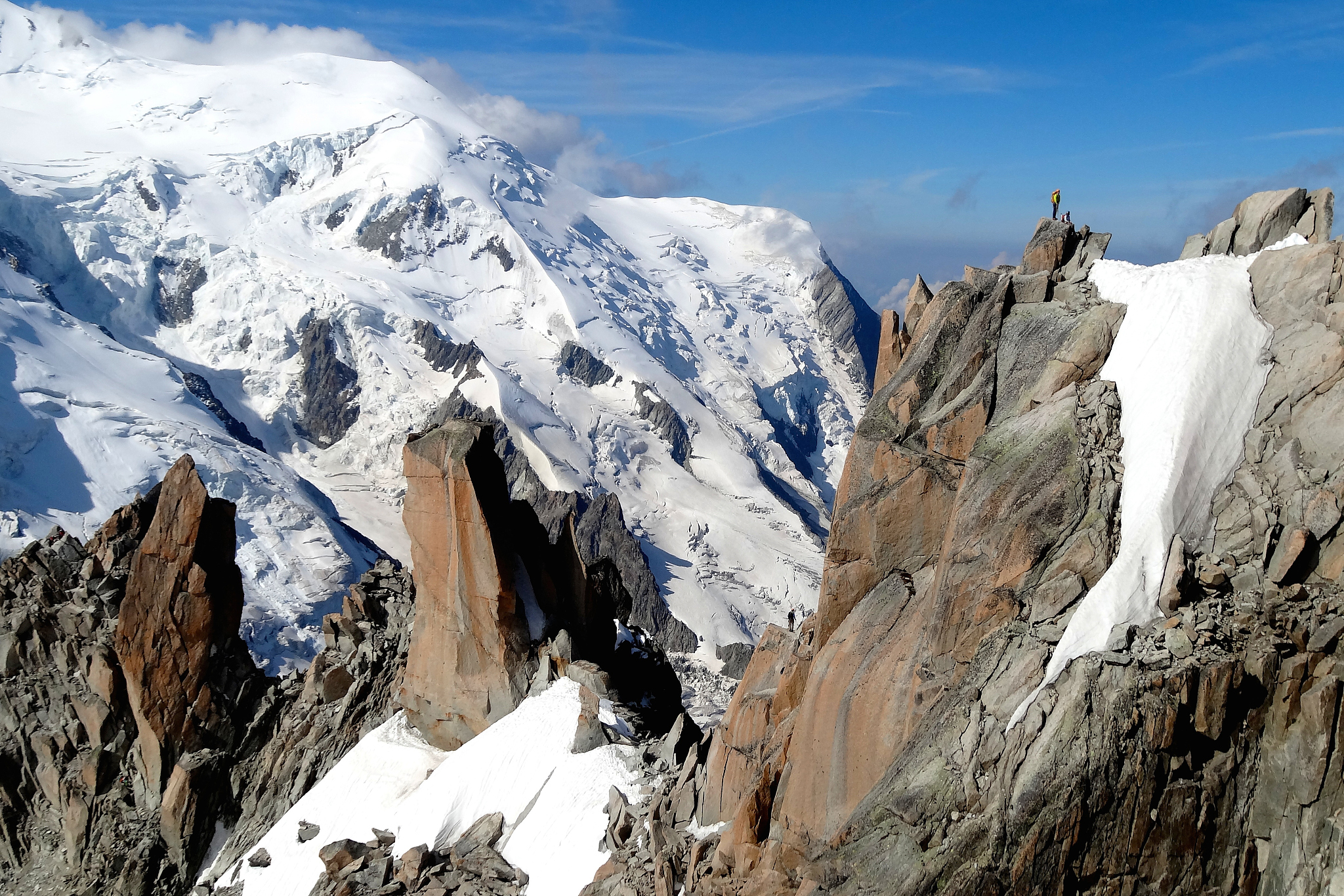 alpinistes vers l'arr?te des cosmiques