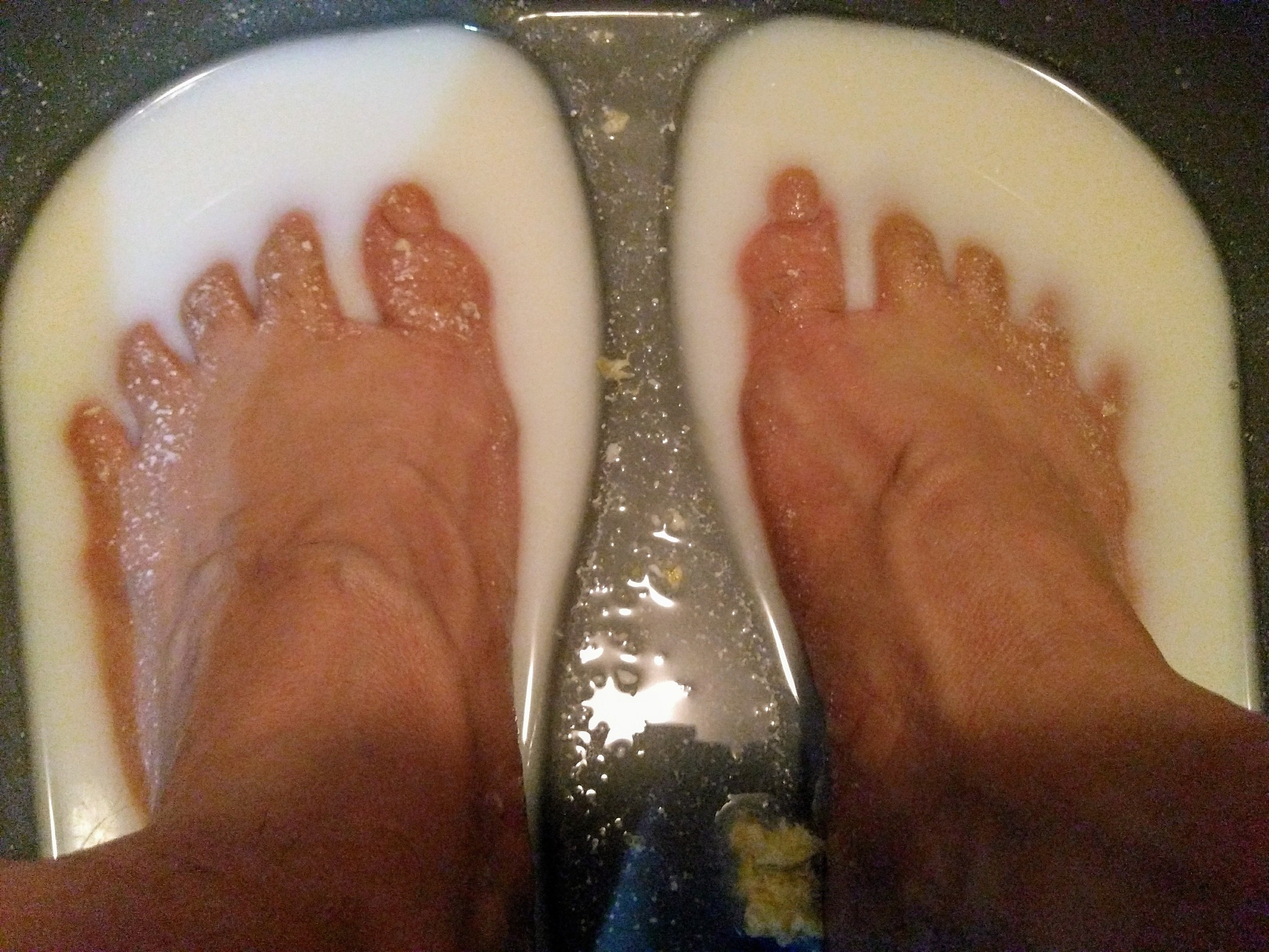 大蒜敷脚心副作用：你需要知道的风险