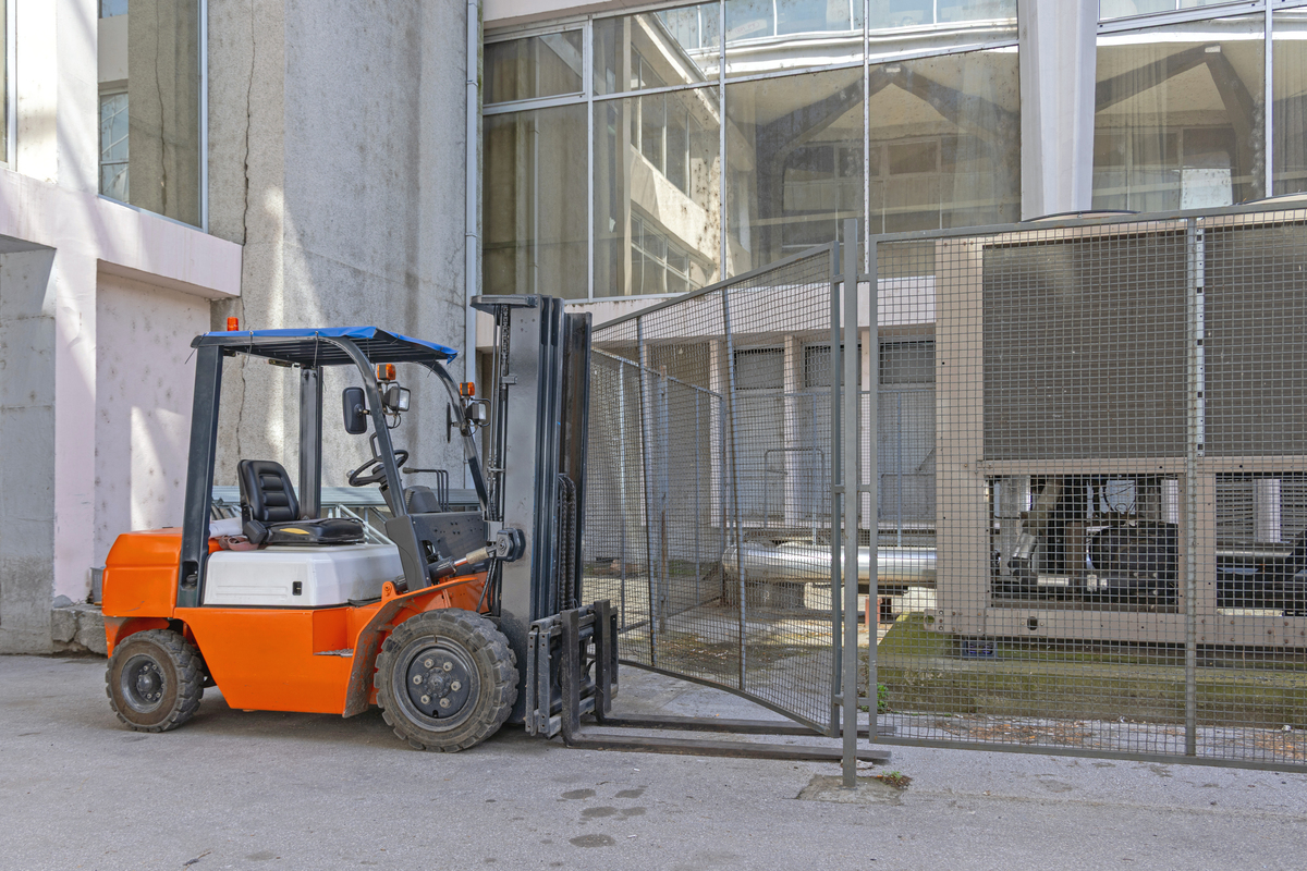 电动叉车：仓储行业的环保高效解决方案