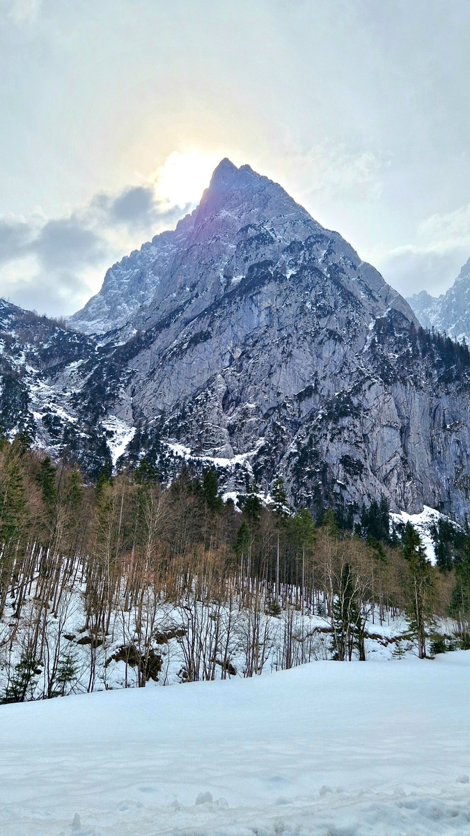 冬季凯泽山脉的山峰