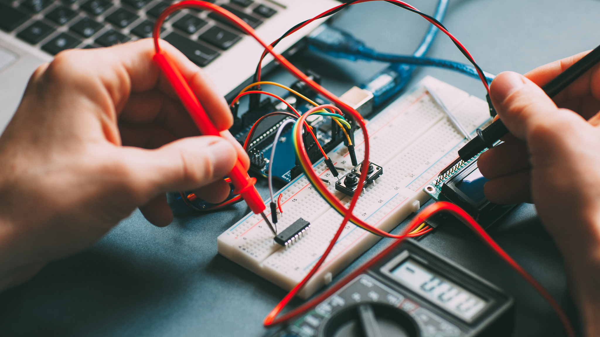 郑州电子信息工程学校2023年招生条件及专业人数怎么样