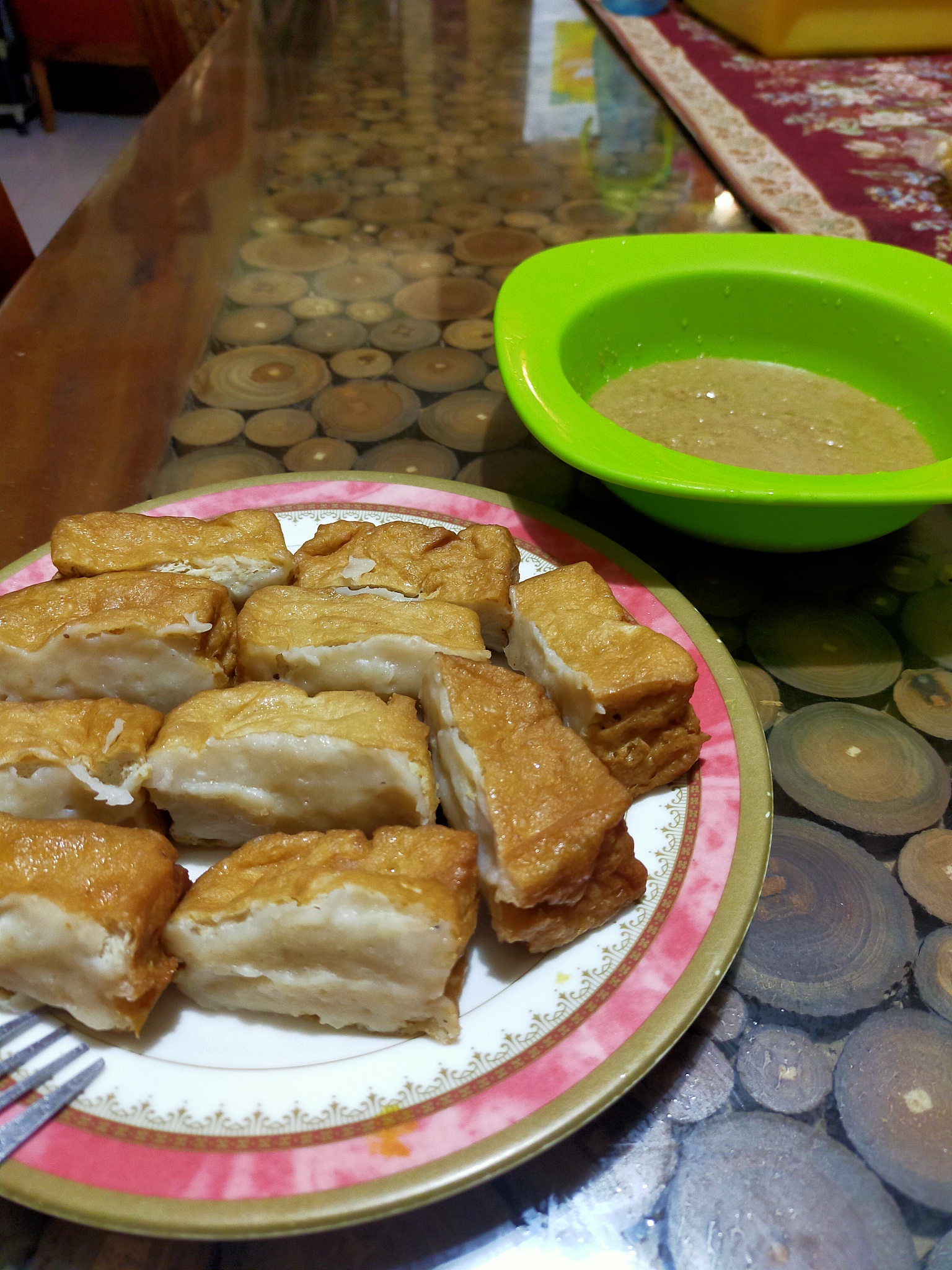 东莞桥头镇美食推荐：地道小吃、海鲜大餐，满足你的味蕾！