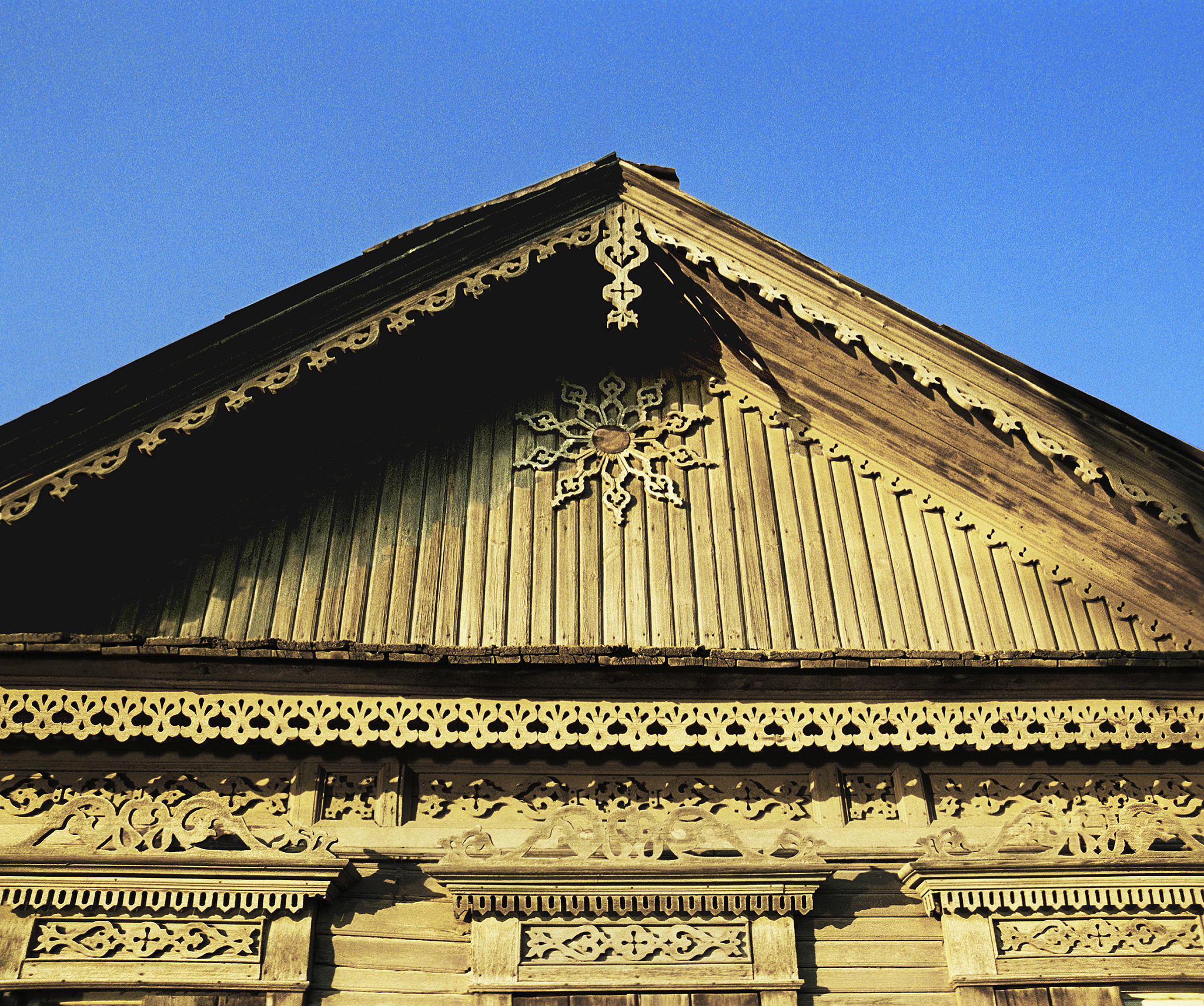 中西建筑文化差异：风格、材料、意义和设计