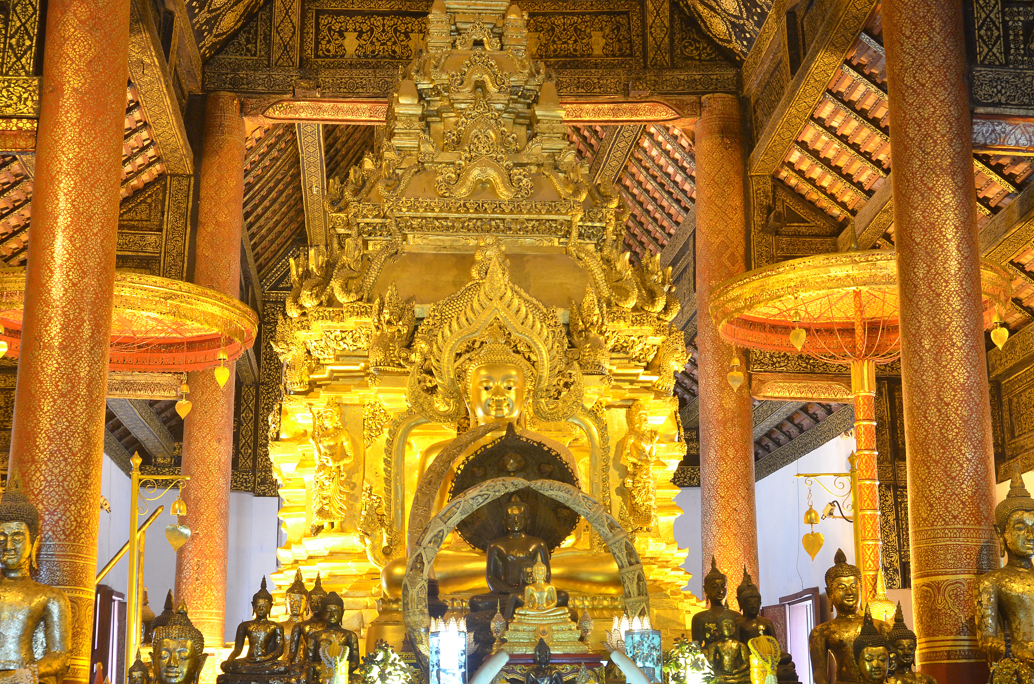 golden buddha statue in thailand buddha temple