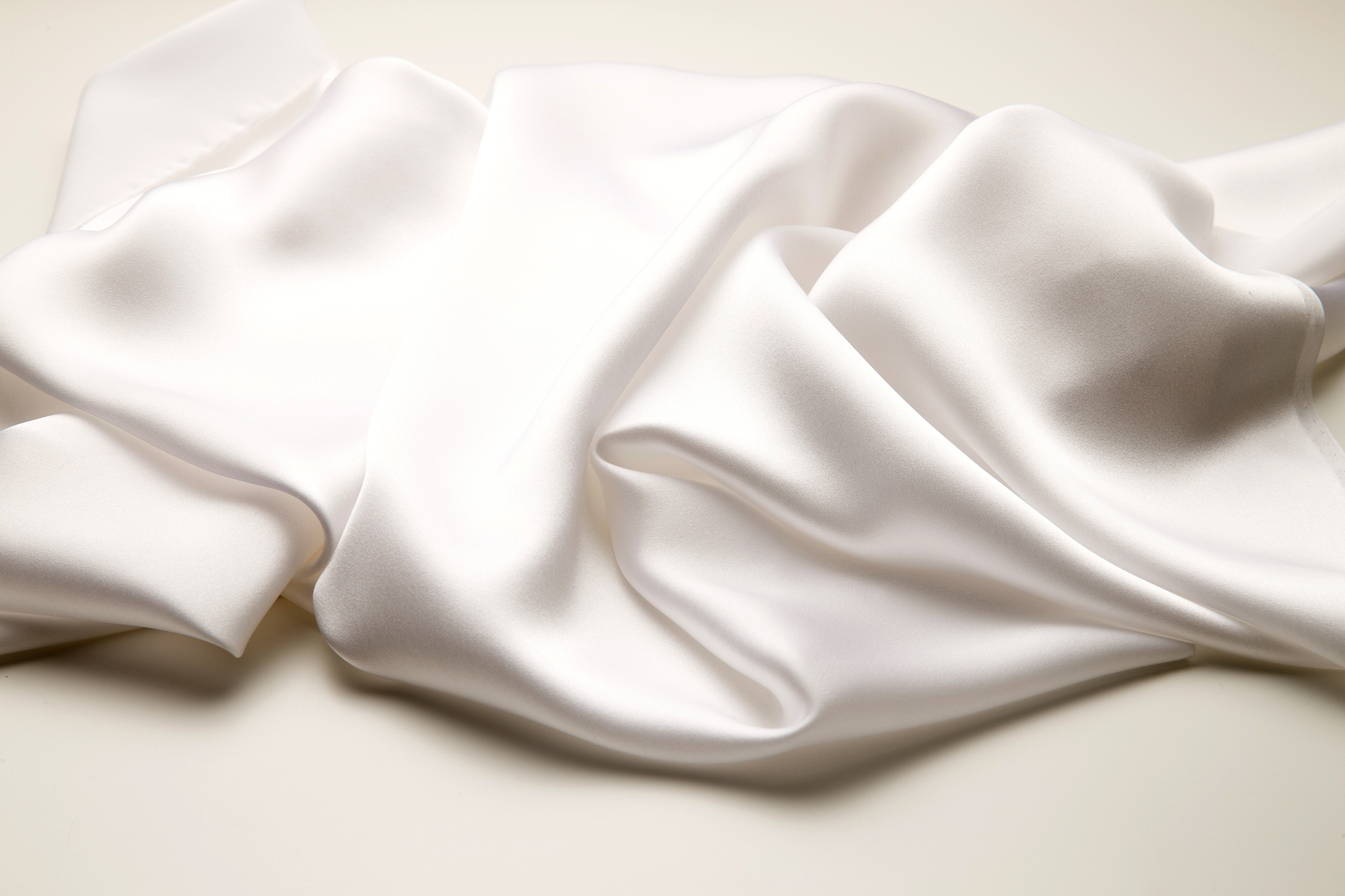 桑蚕丝的特点及优势 - 舒适、光泽、高贵的天然纤维