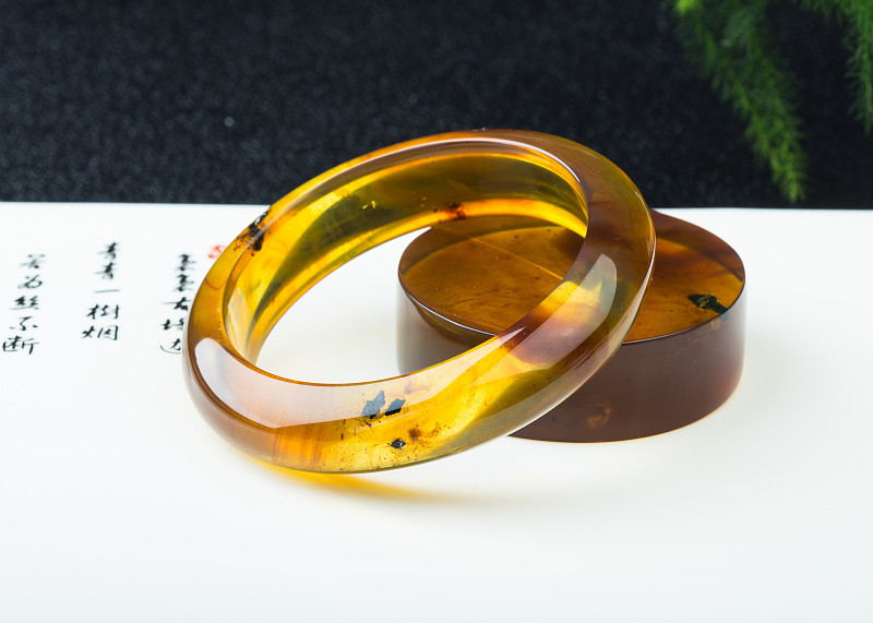 金丝玉手镯的功效与作用