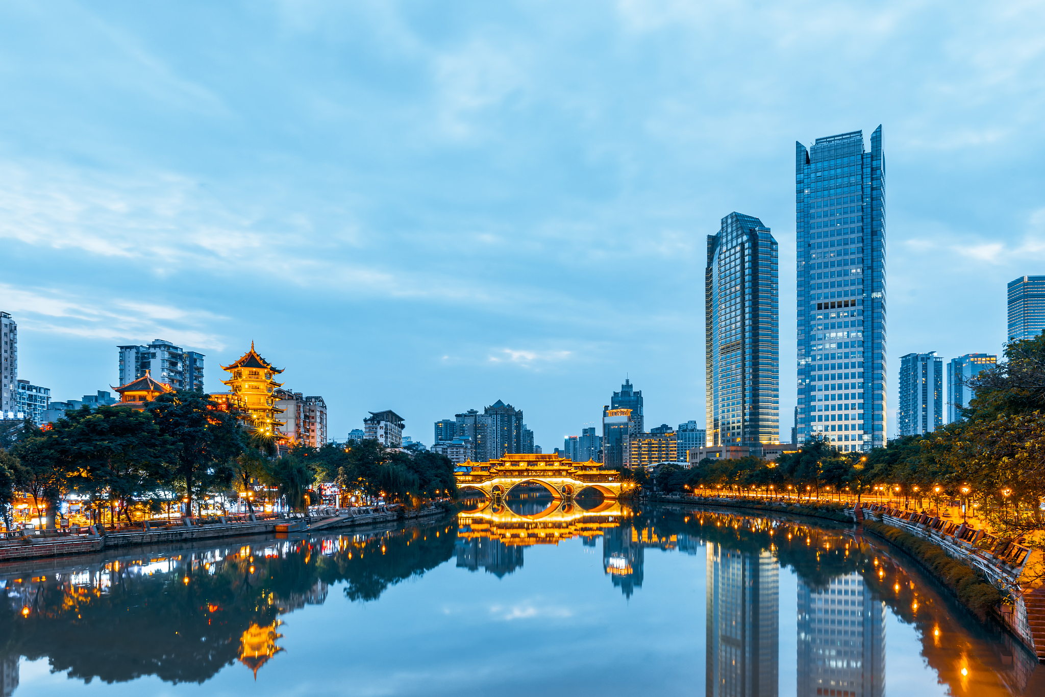 中国四川成都安顺桥城市风光