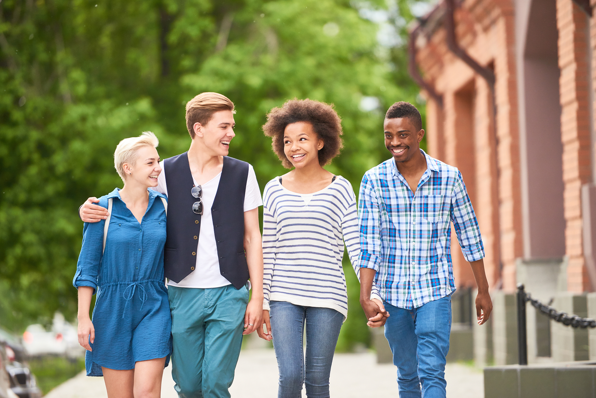 好朋友欠钱怎么开口要，