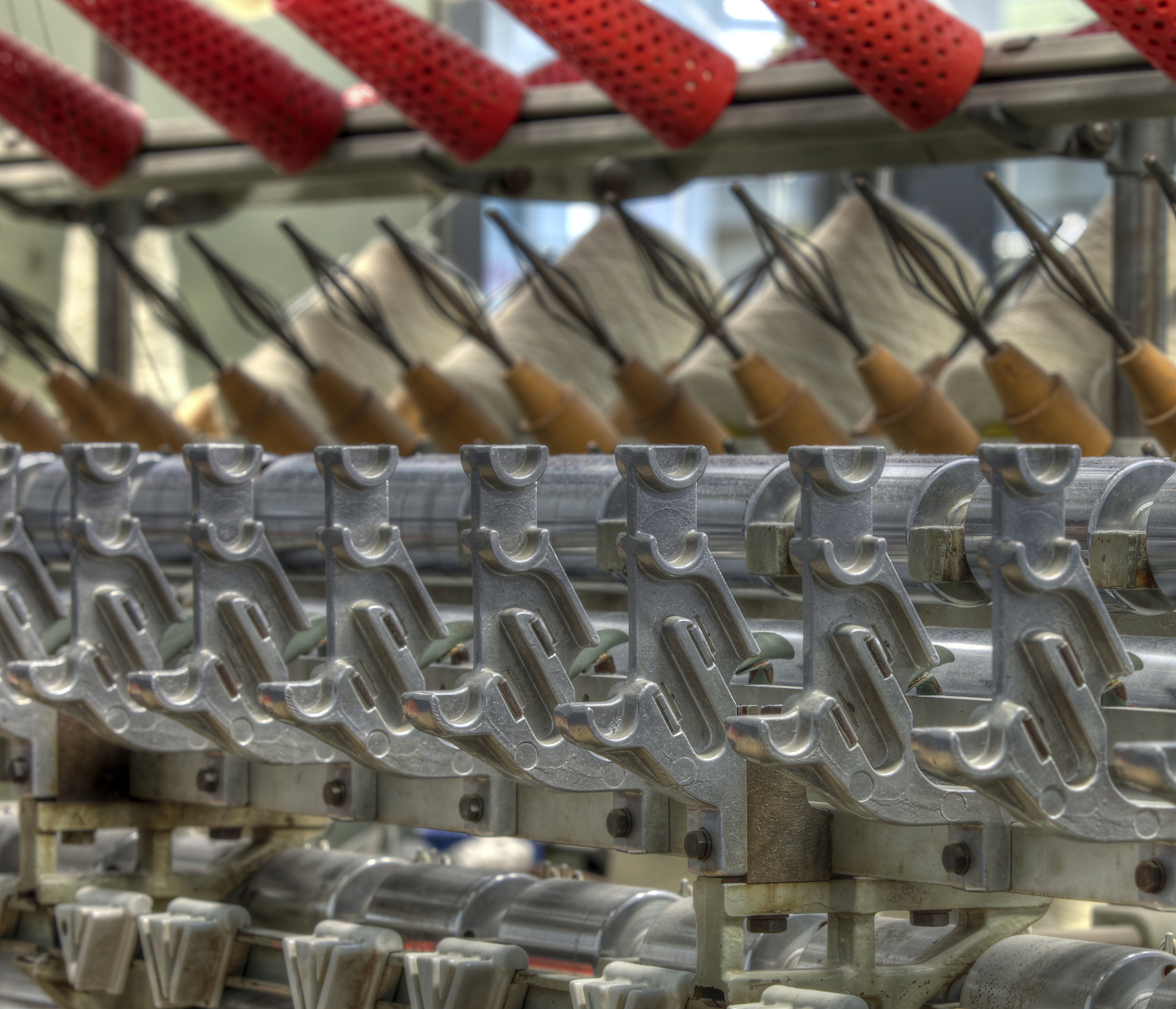 剑杆华夫格织机调整技巧：提升织造效率和质量