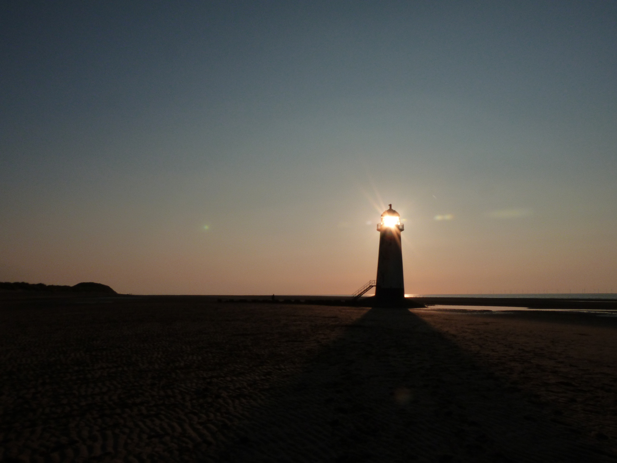 悲伤城市边缘：一部关于孤独与希望的短片