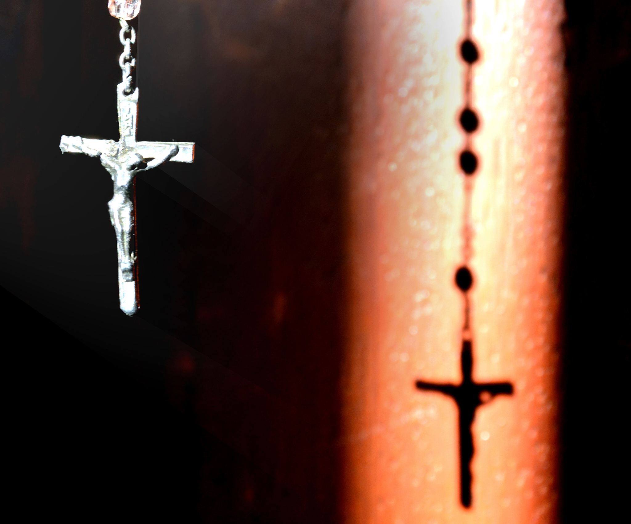 炼金术的秘密？爱德华在伊希瓦神殿发现弗拉梅尔十字架的起源