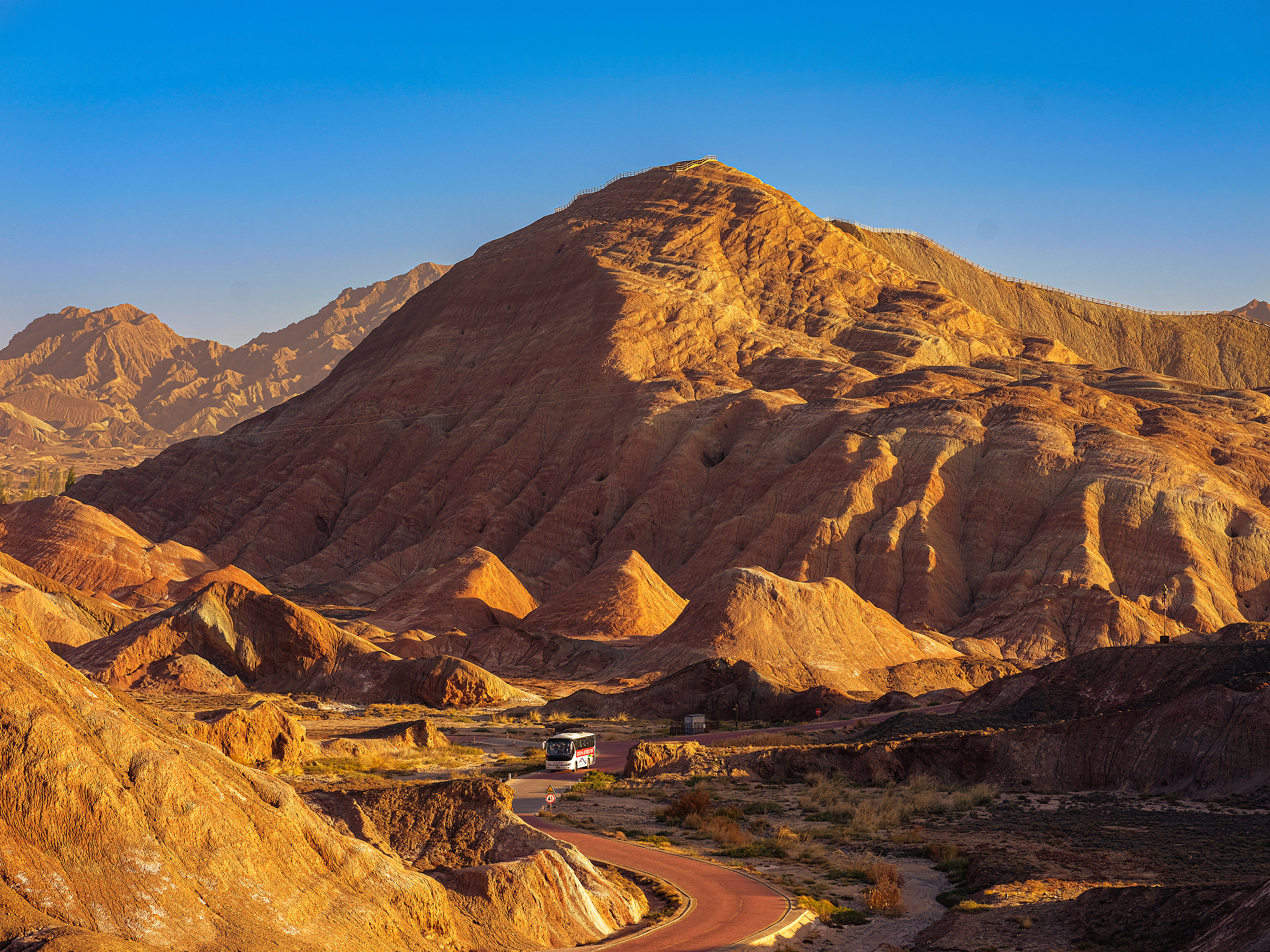 张掖到西宁大巴班次查询：时间表、价格、购票攻略