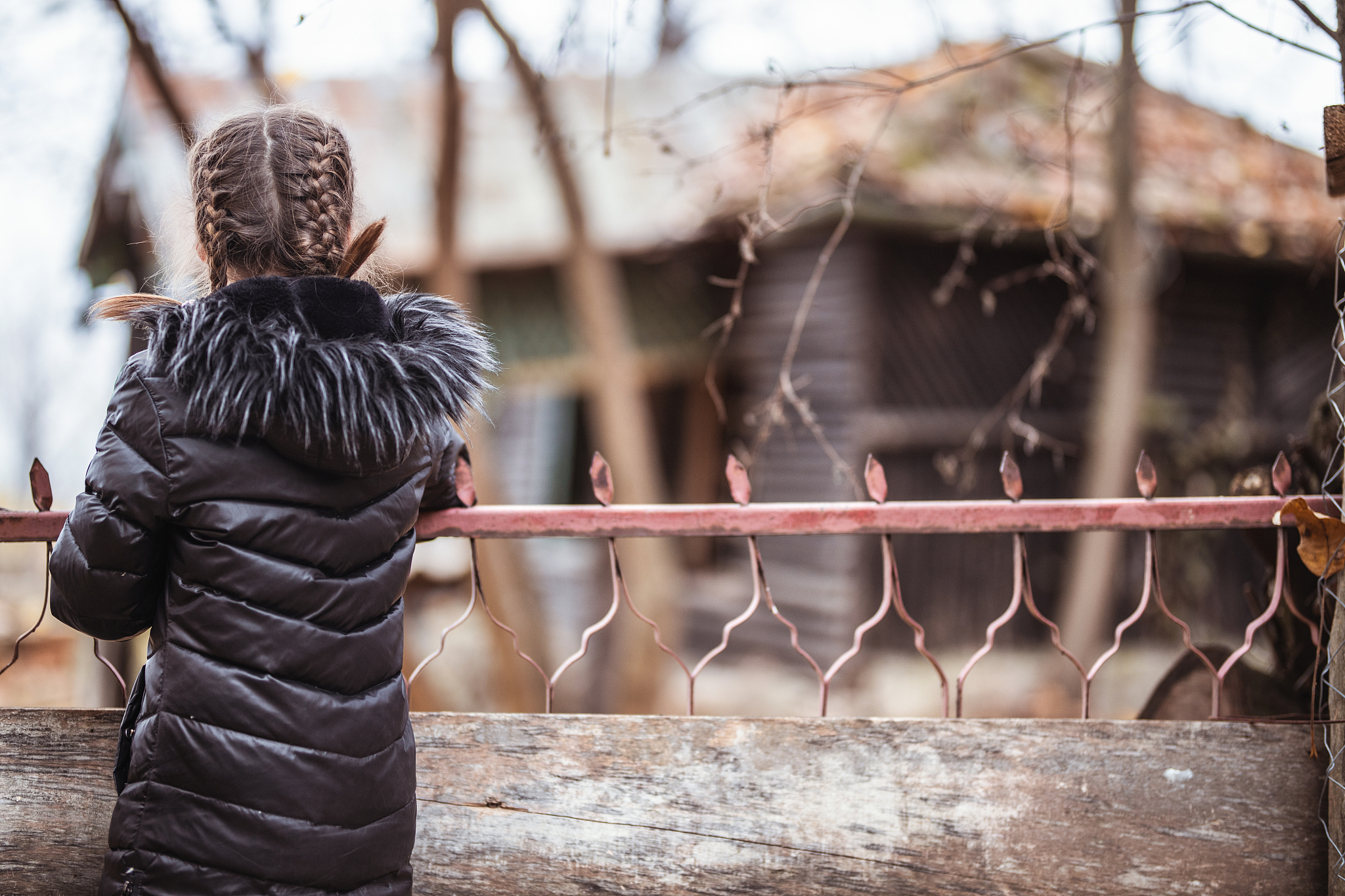 girl standing and thinking outdoor