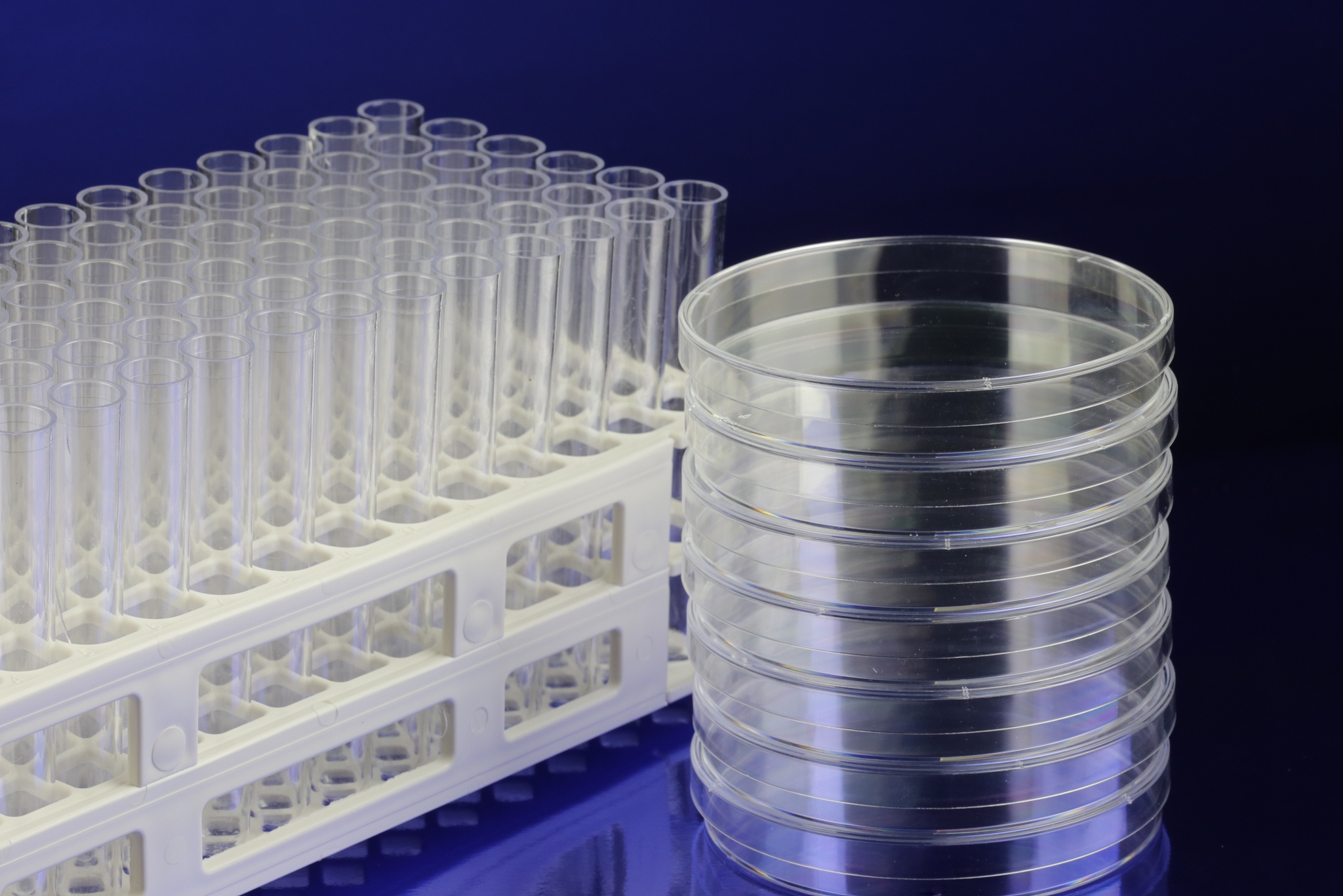 玻璃比色皿 vs 石英比色皿：选购指南