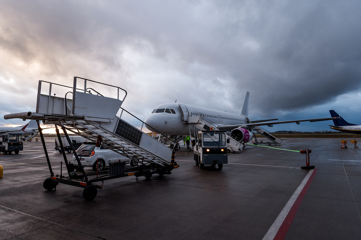 芝加哥中英里运输解决方案：eVTOL 货运航空整合系统