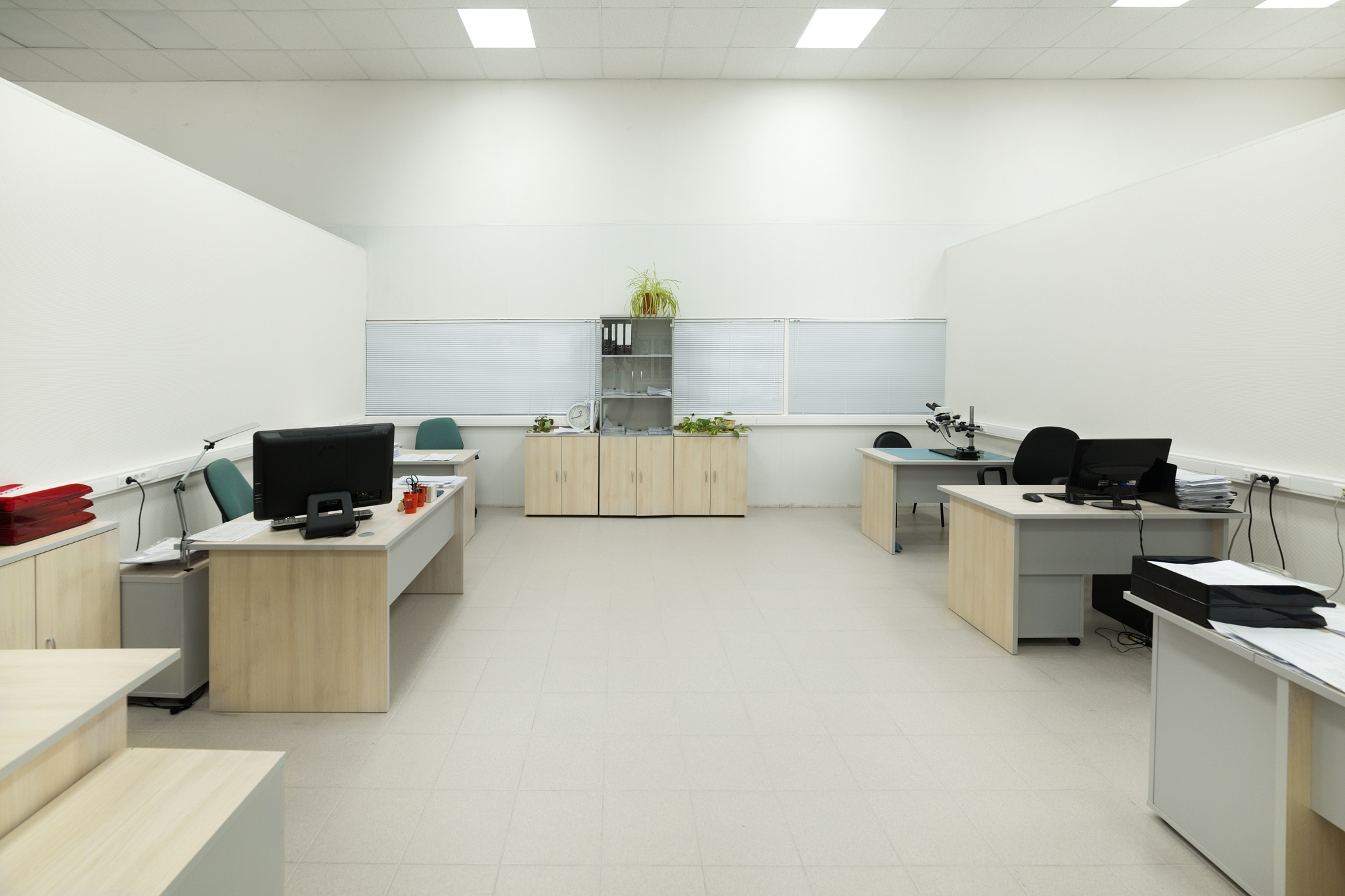 room for monitoring electronic components