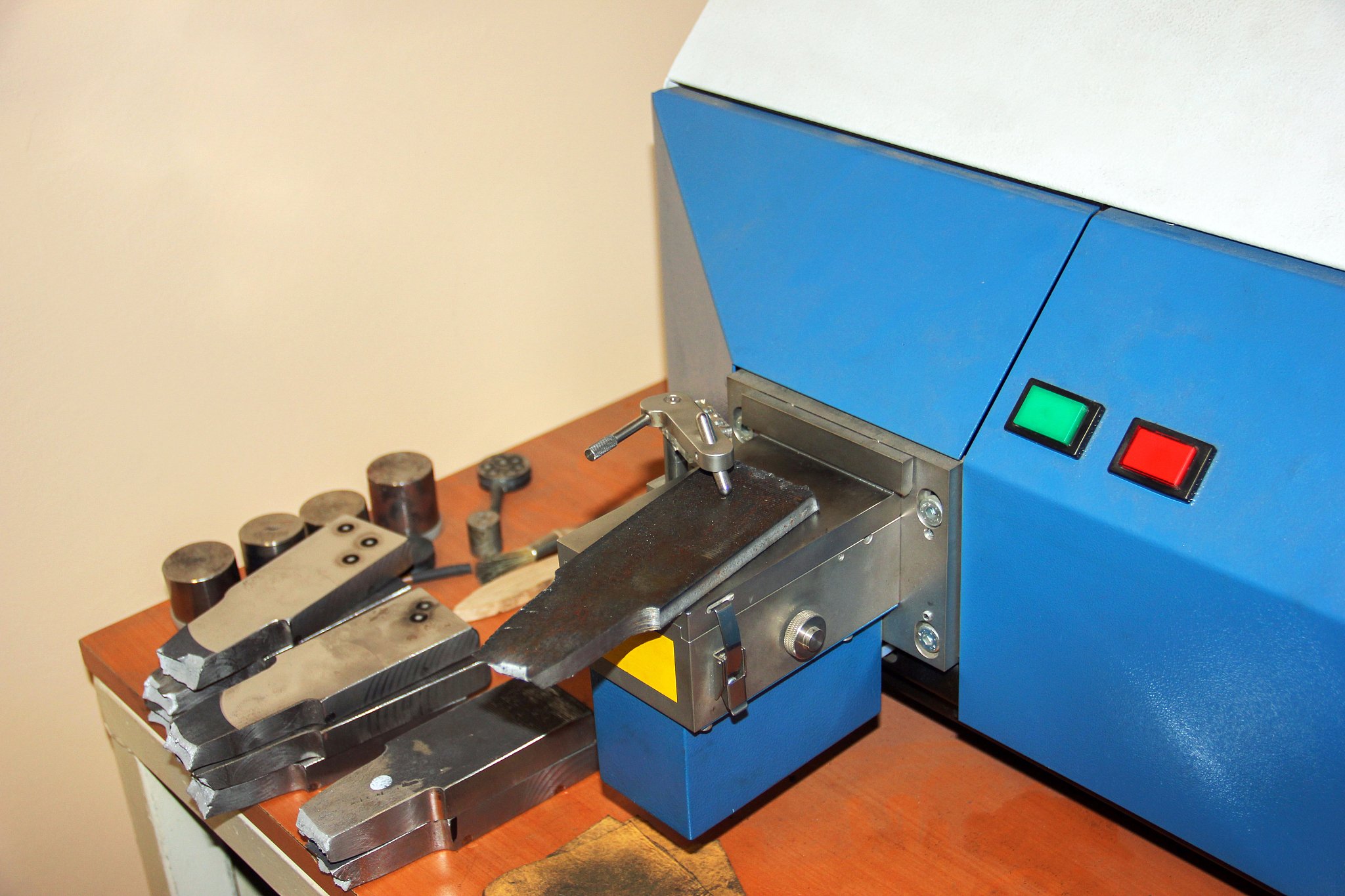 可以使用哪些方法进行成分检测