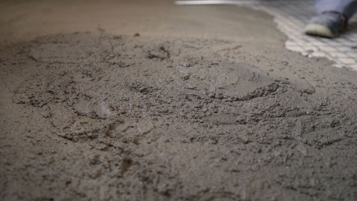 在长期处于水中混凝土工程中属于可以选用水泥是