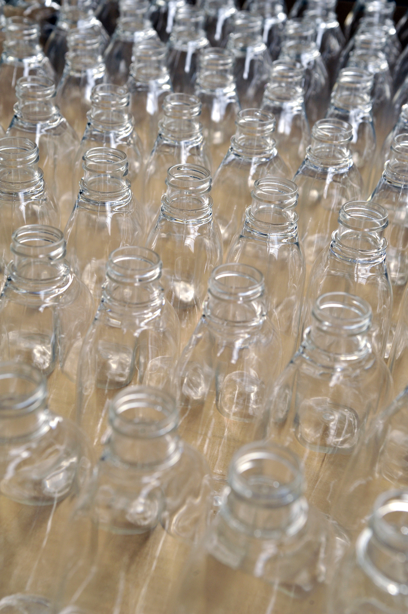 玻璃杯 - 透明、耐用、多功能的日常用品