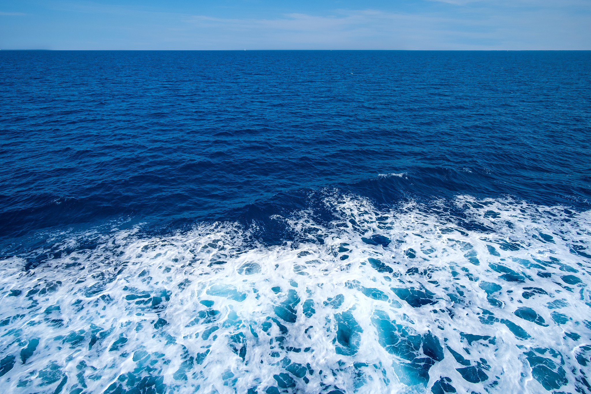 海水的运动形式：波浪、潮汐和海流