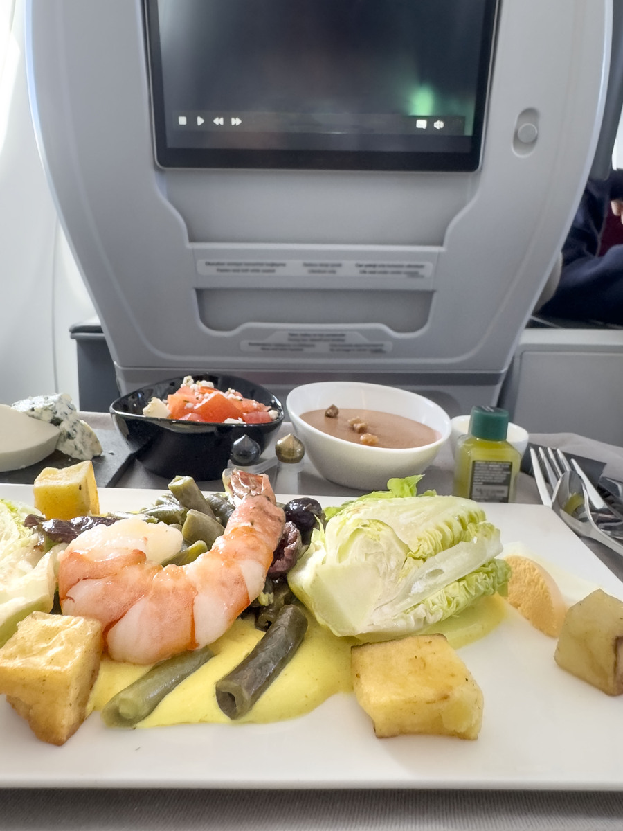 飞机餐是什么样的？河北航空学校正在讲解