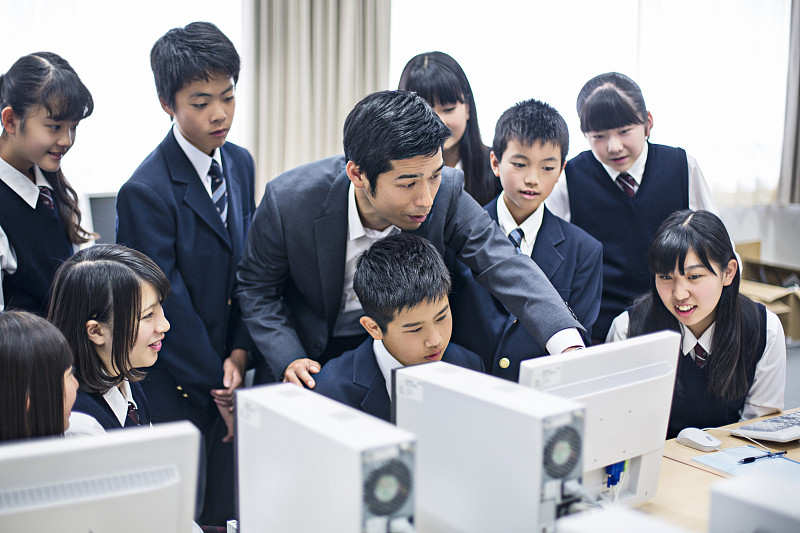 初中毕业以后男生学什么专业好