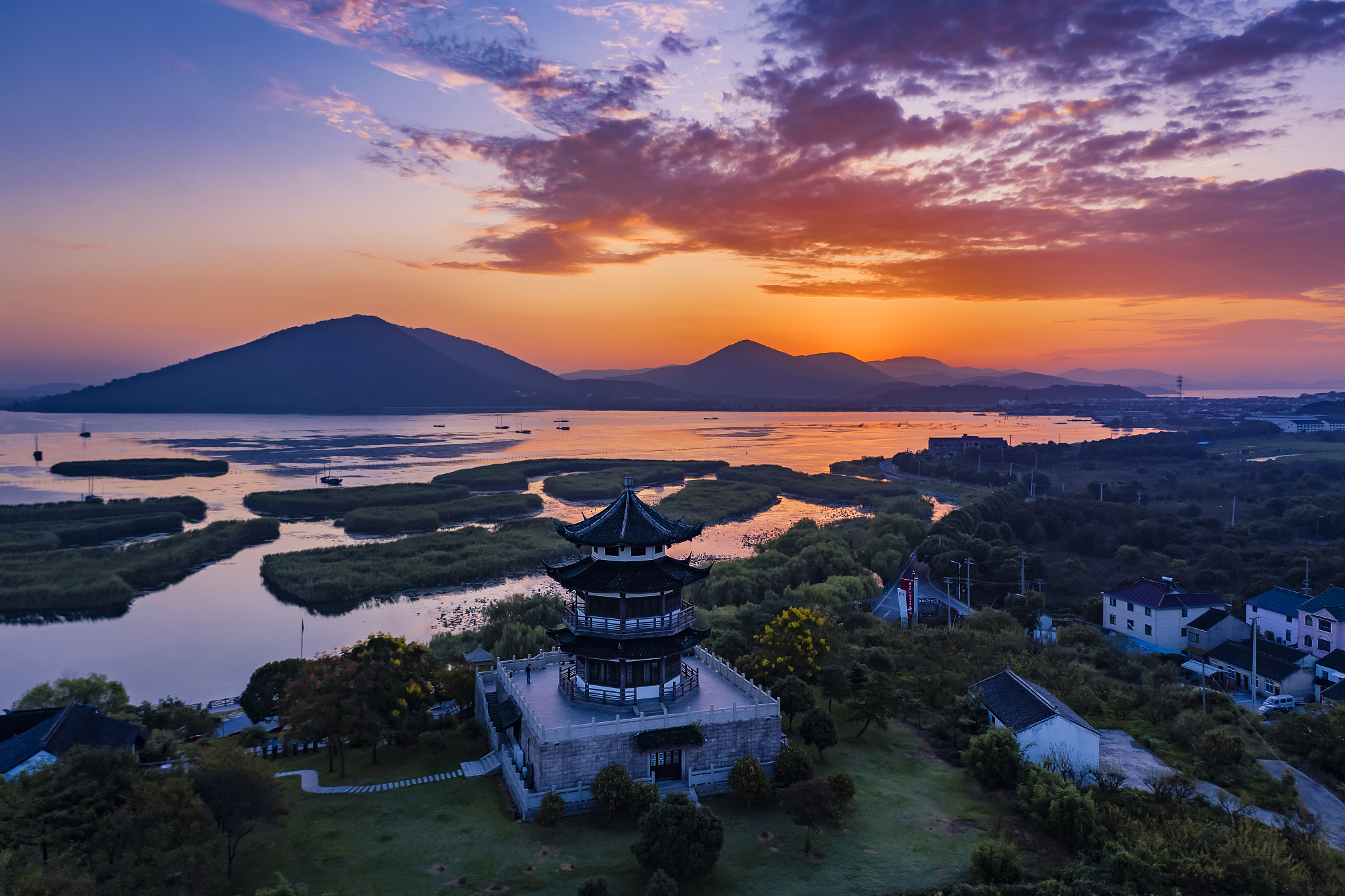 太湖上的日出