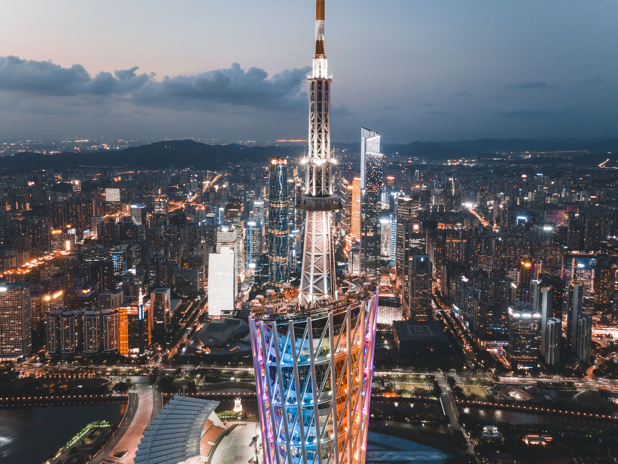 Lujiazui Three-piece Suite: Explore Shanghai's Iconic Landmarks