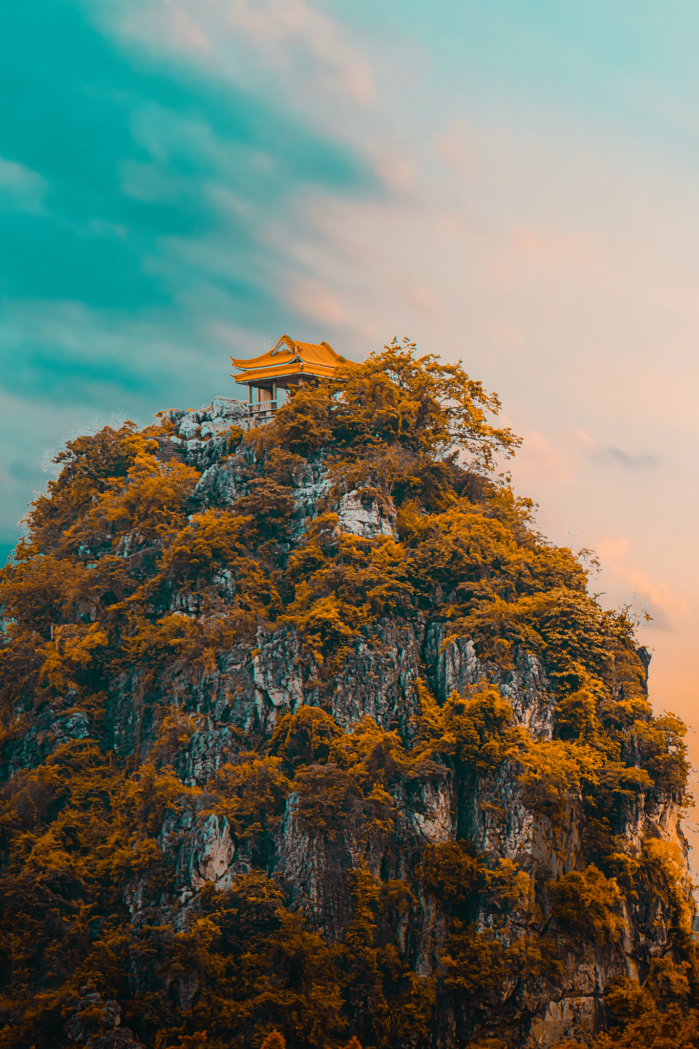 当感觉到天空很蓝的时候,心情也会感觉到无比的晴朗,你那边的