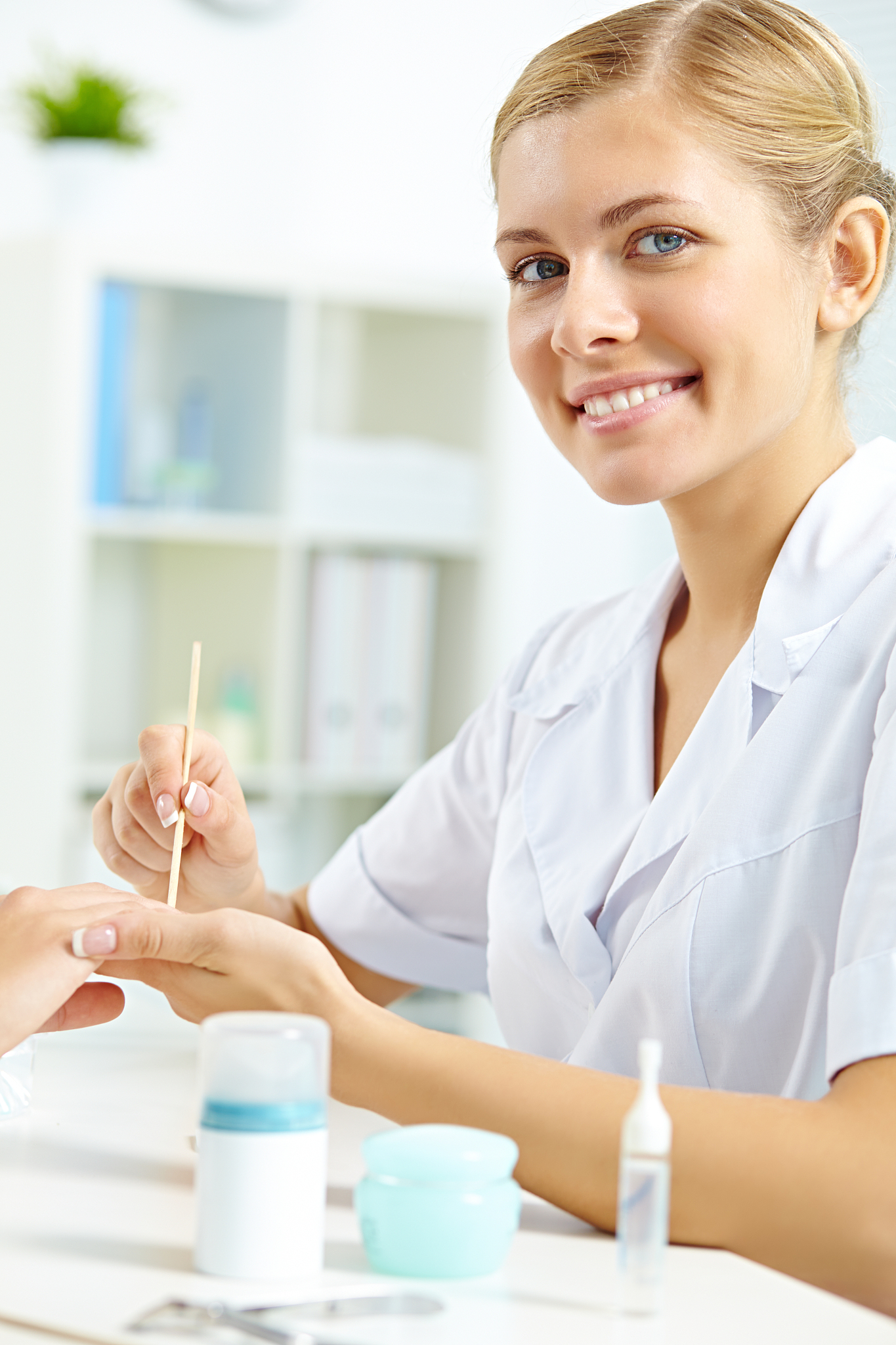 成都现代职业技术学校美容美体艺术专业怎么样？课程内容+就业前景全解析