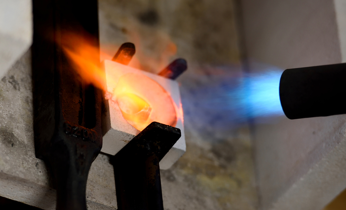 金属热处理实践活动：原理、操作流程及应用