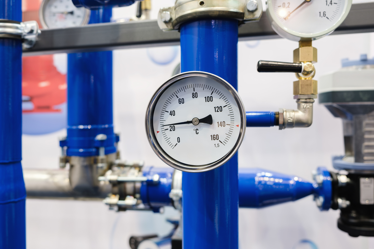 E+H流量计应用领域及主要客户 - 石油化工、食品饮料、制药等