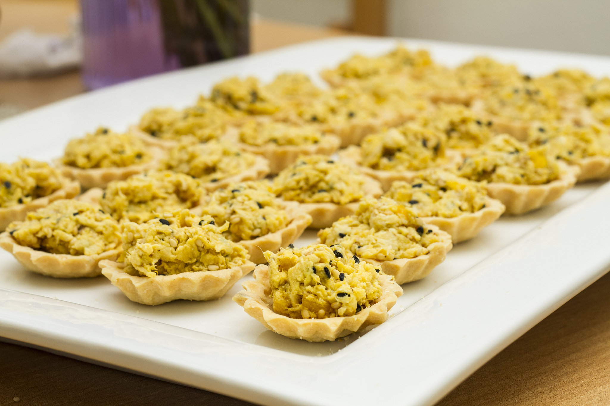 请帮我写1篇600字博客文章主题是：槐花饼的做法