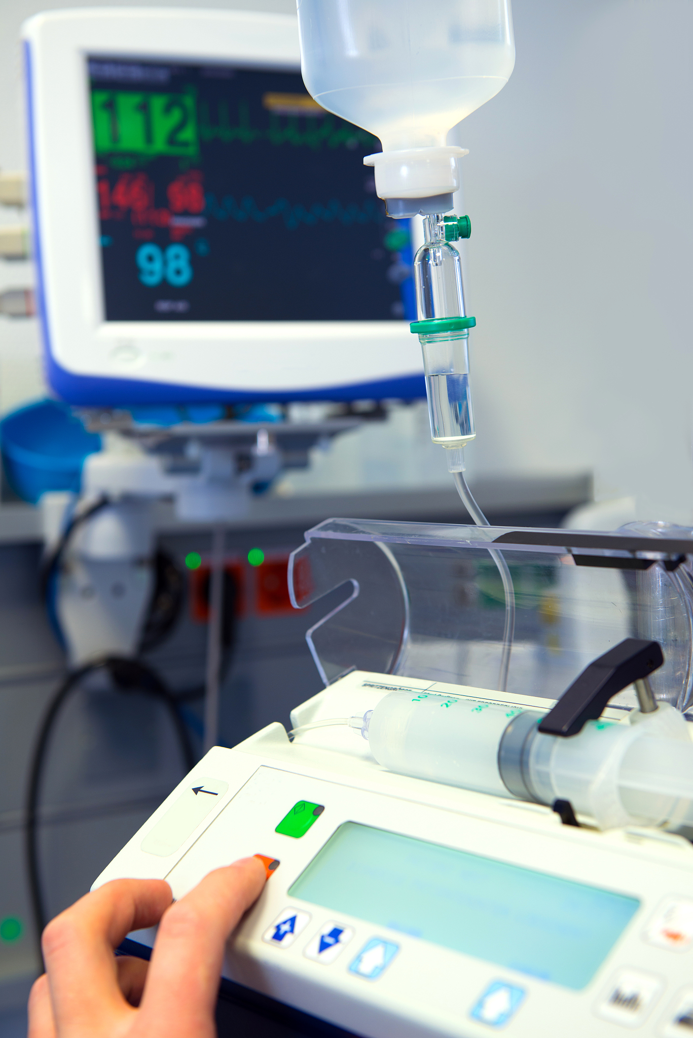 尿毒症维持性血液透析患者美罗培南用量指南 - 剂量调整及注意事项