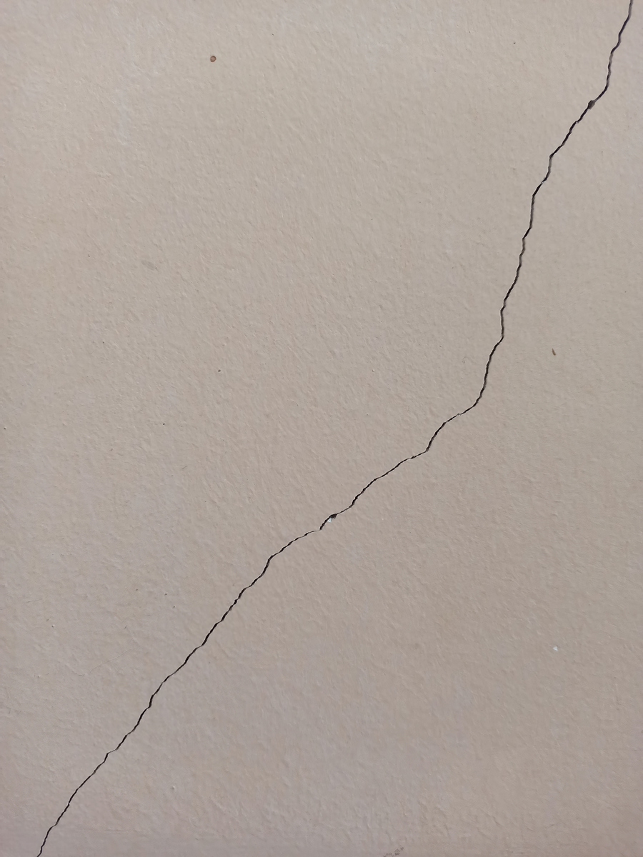 土木工程中混凝土裂缝成因与防治的重要性