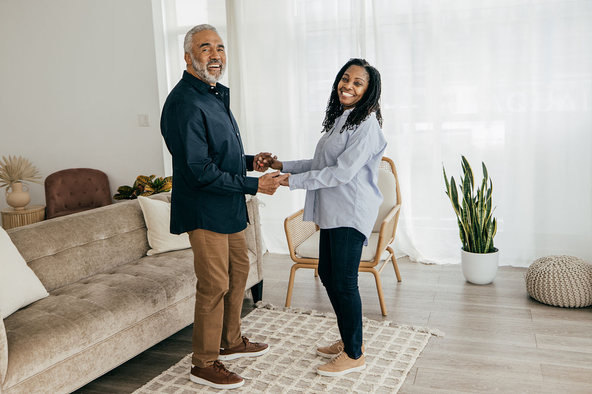 西安市某建筑工程有限公司施工机械投资项目的有关营业收入和投资、成本数据如表1所示假定基准收益率为10第一年投资2000万净现金流量-2000万第二年投资1000万净现金流量-1000万第三年销售收入1000万经营成本600万第四年销售收入1400万经营成本800万第五年销售收入2400万经营成本1200万第六年销售收入2400万经营成本1200万第七年销售收入2400万经营成本1200万第八年销售