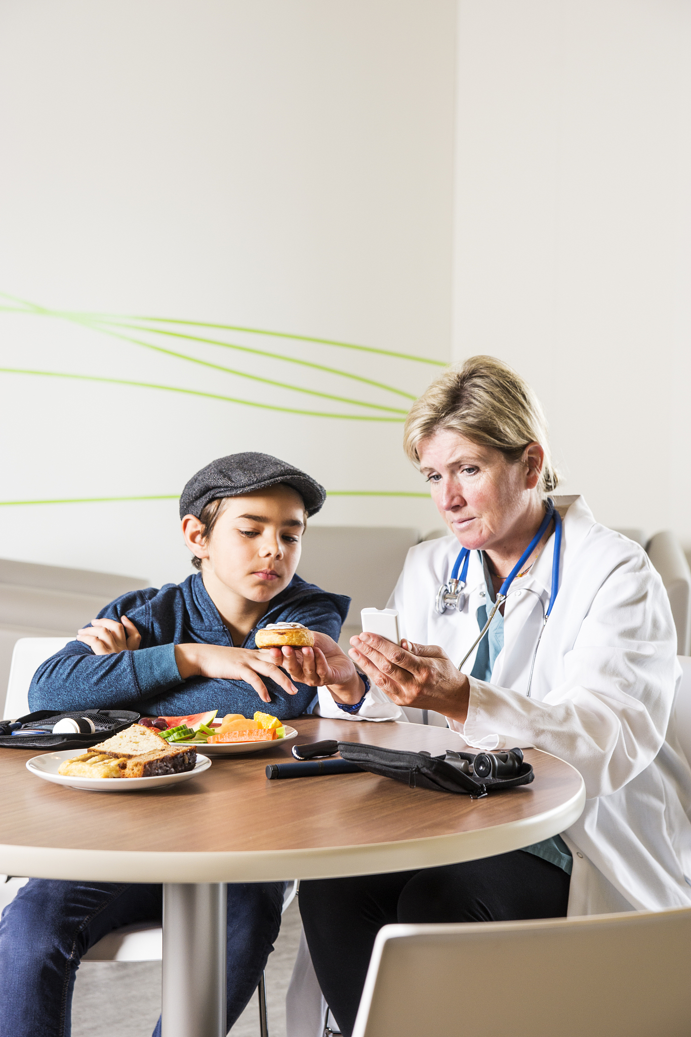 diabetes healthcare specialist with patient