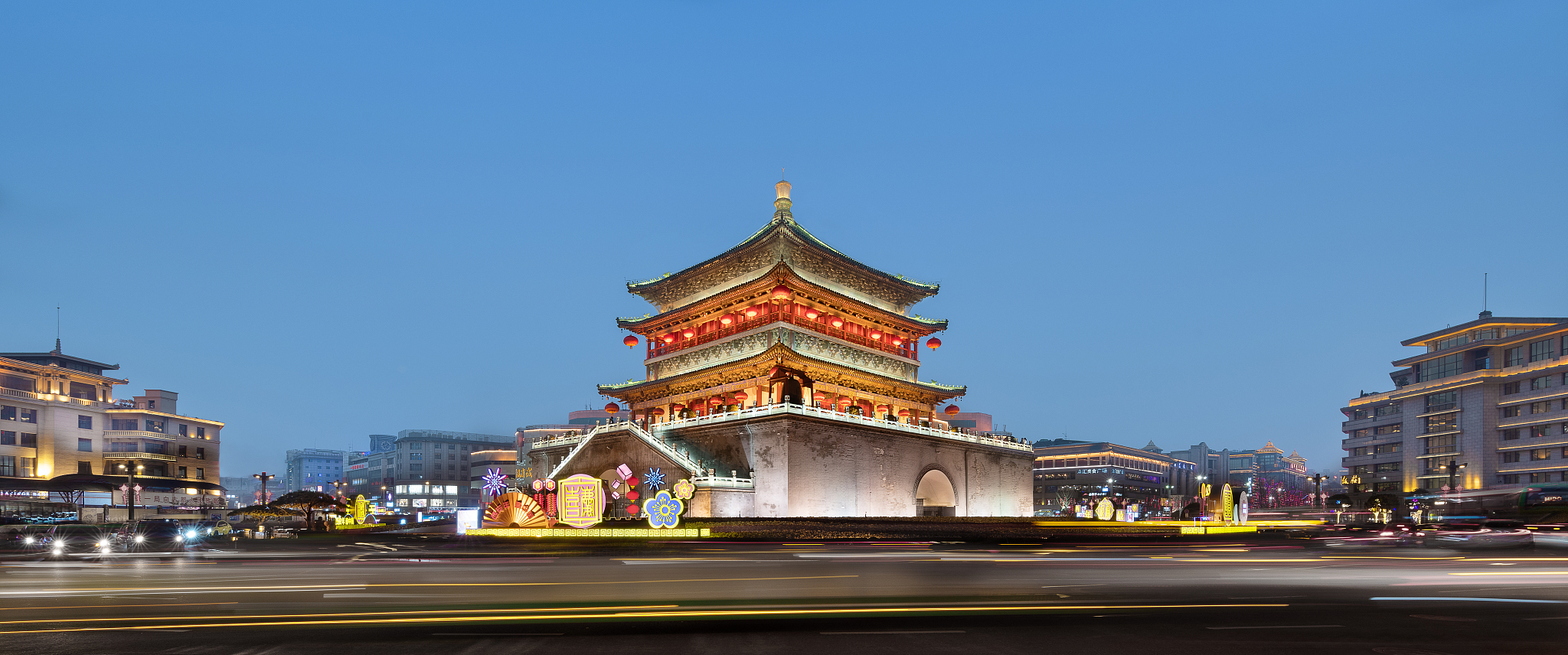 中国陕西省西安市钟楼夜景