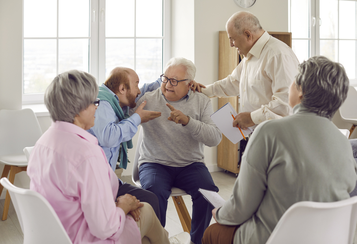 云南新兴职业学院老年服务与管理专业招生 - 培养优秀人才，服务老年生活