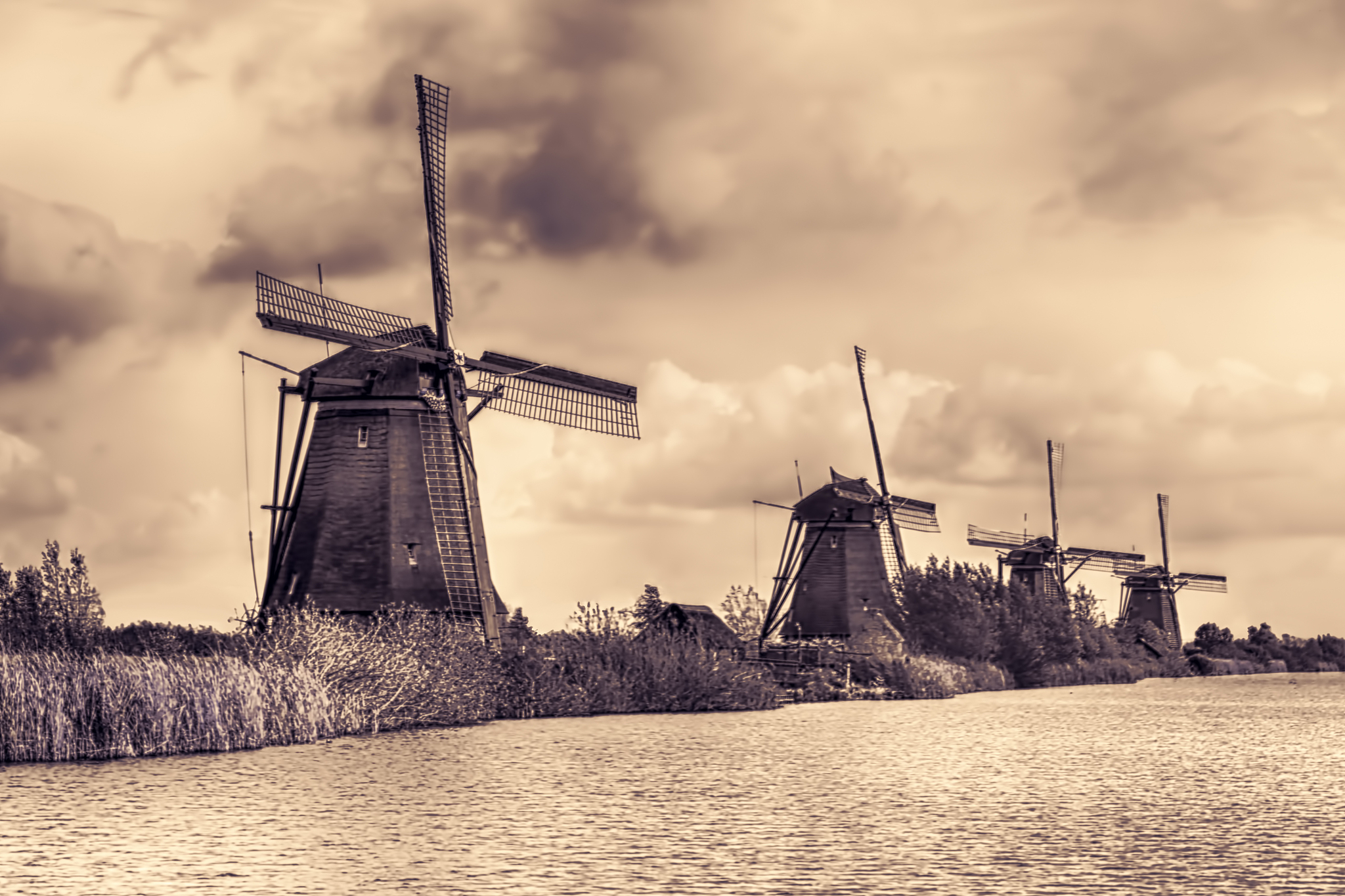 kinderdijk windmills in old style, netherlands