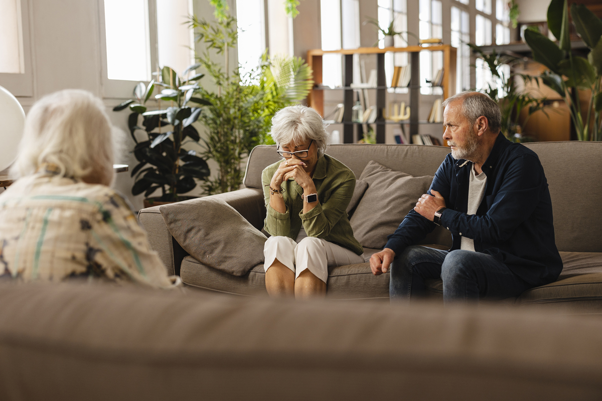 空巢老人养老问题：老龄化社会的严峻挑战与应对策略