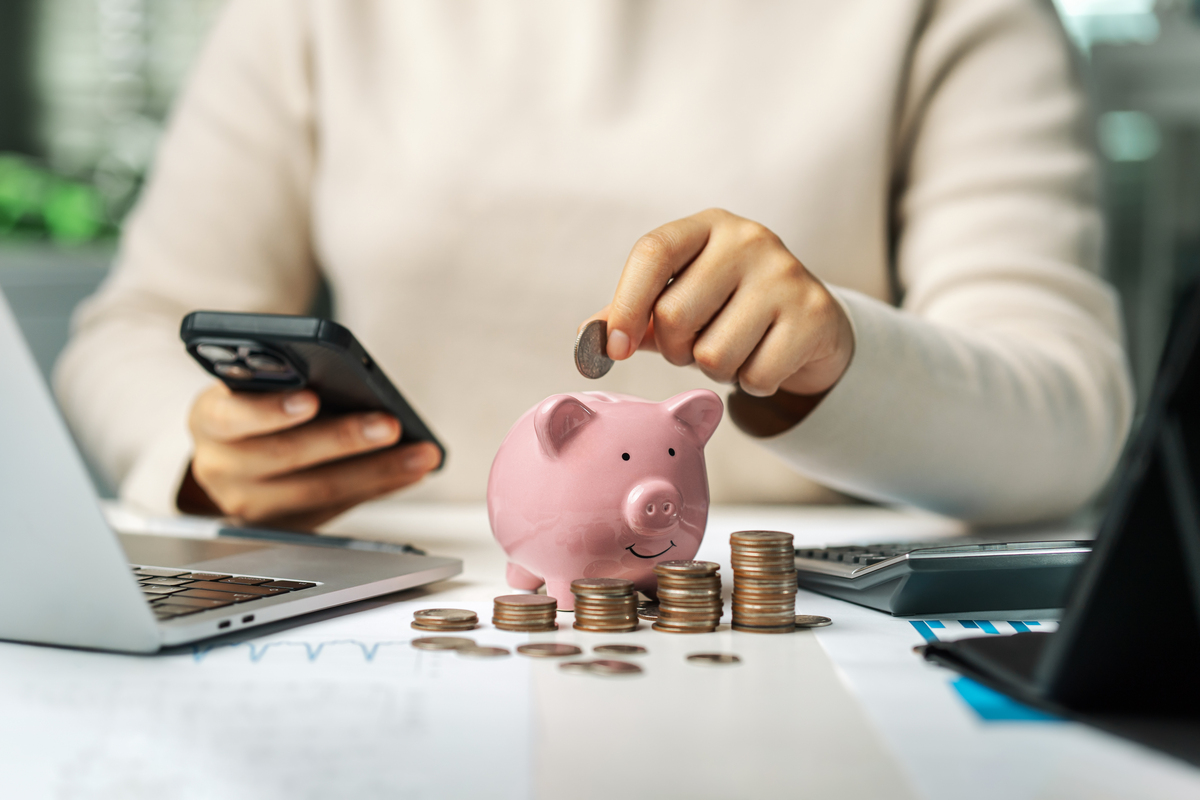 写一首诗画一幅画在春日的午后阳光洒在青草地蝴蝶在花丛中翩跹鸟儿在枝头欢唱一池碧水如镜倒映着天空和云彩远处山峦青翠欲滴近处花朵绚烂多姿我静静地坐在草地上欣赏这美丽的景象心中充满了感慨和感动生命的美好在这里展现画面上我描绘着一片青翠的草地一池清澈的湖水山峦和云彩的交错还有花朵的绚烂多彩这幅画是我对生命的赞美也是我对大自然的敬仰股票怎么选择选择股票需要考虑多个因素包括公司的财务状况、行业前景、管理团队能