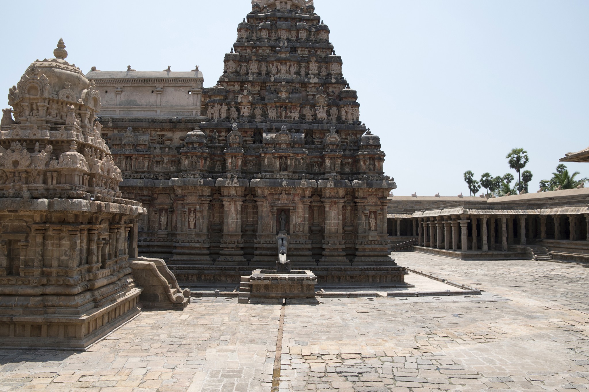 airavatesvara temple complex, darasuram, tamil nadu, india. view
