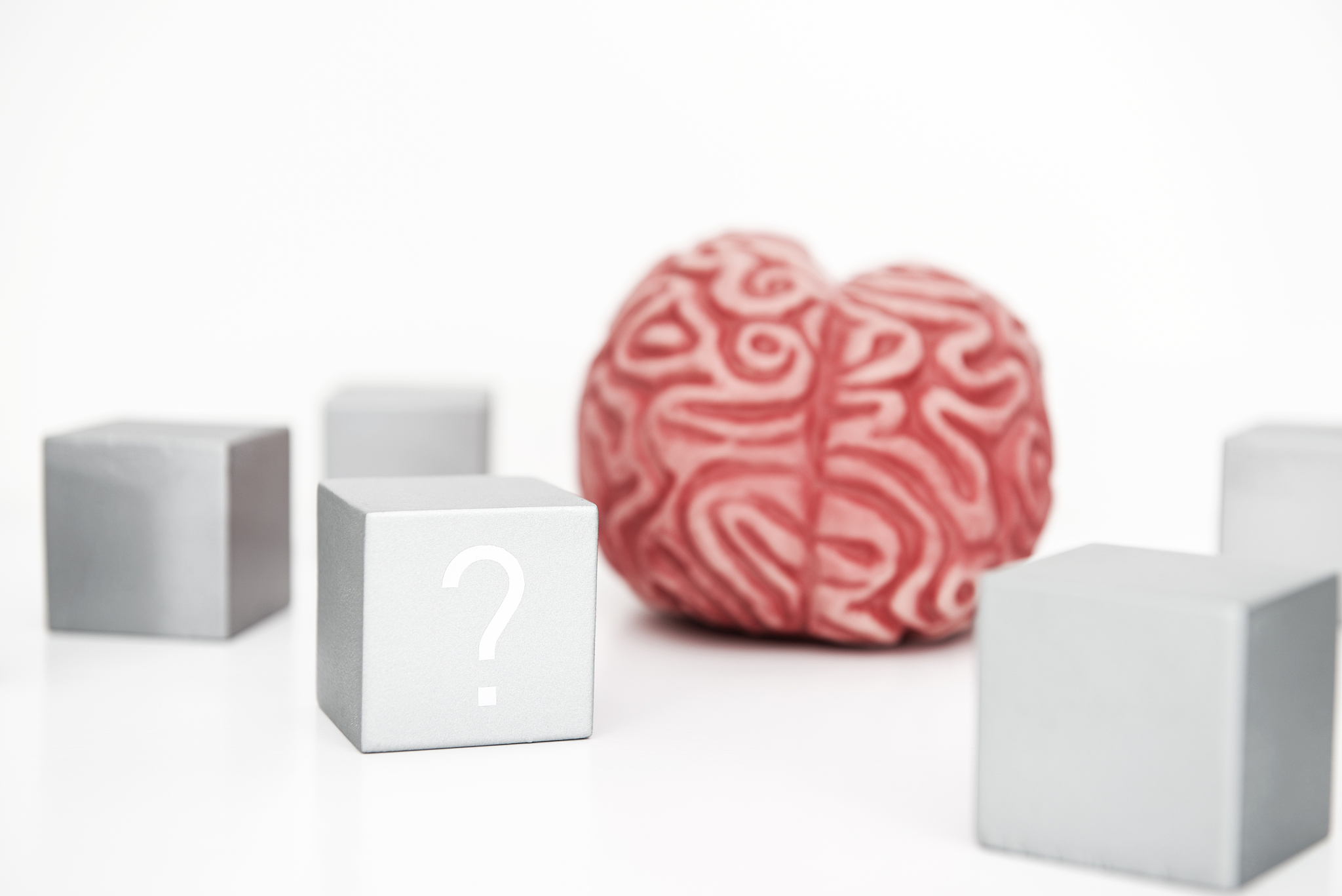 写个右美托咪定脑保护的文章要求大约3000字要有科研深度内容真实复合逻辑