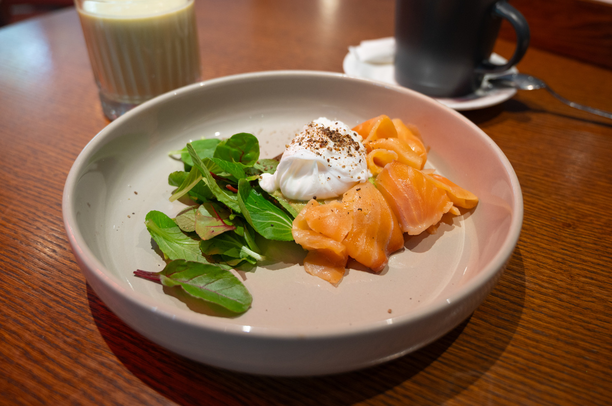 三文鱼芥末酱油: 鲜嫩多汁，醇香微辣的美味体验