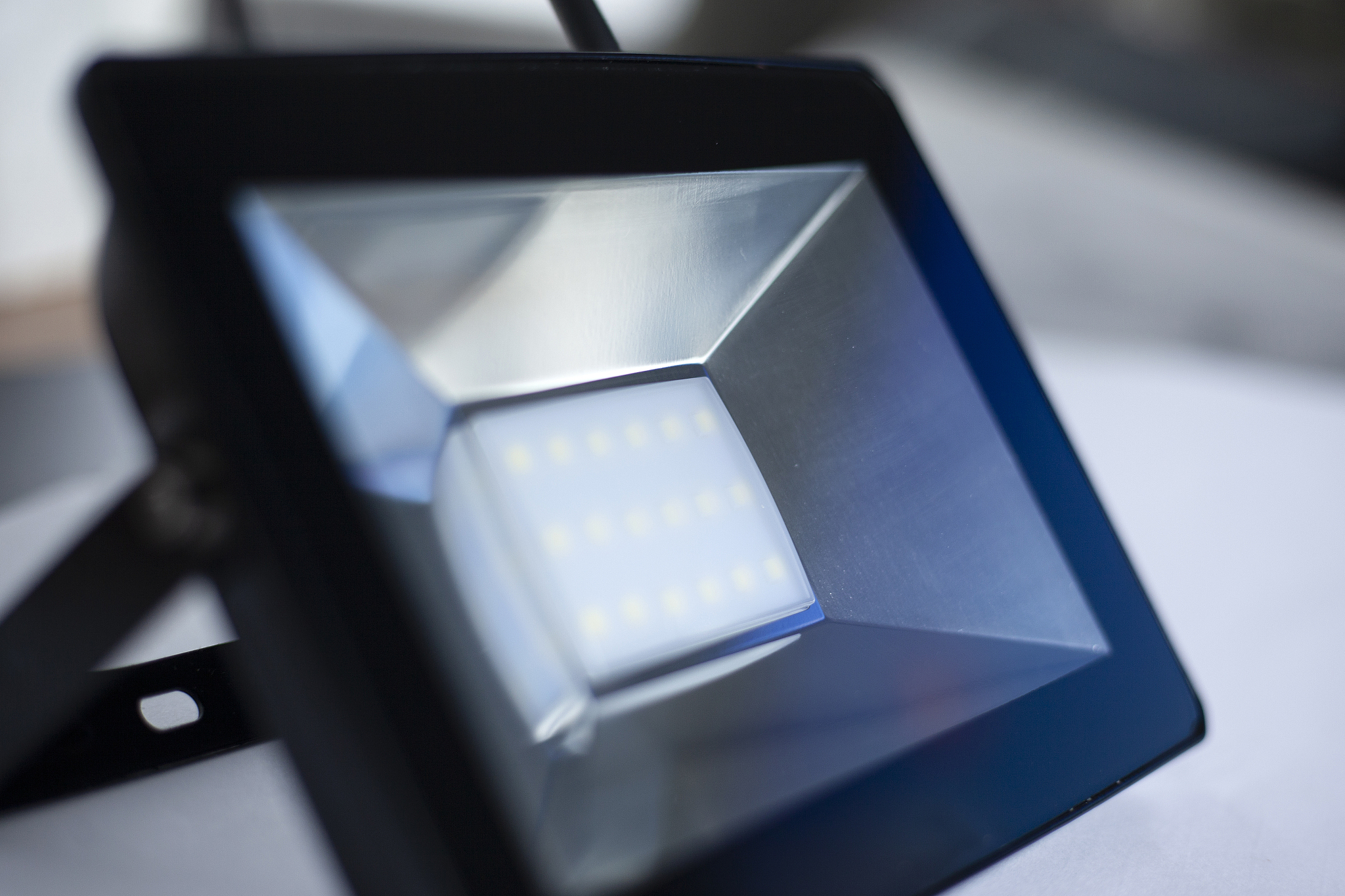 Mini LED 背光源：新型匀光技术研究与应用展望