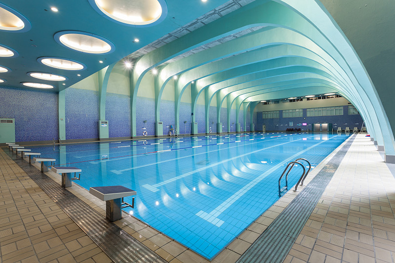 蓝湖郡体育中心室外泳池：精细化管理打造优质游泳环境