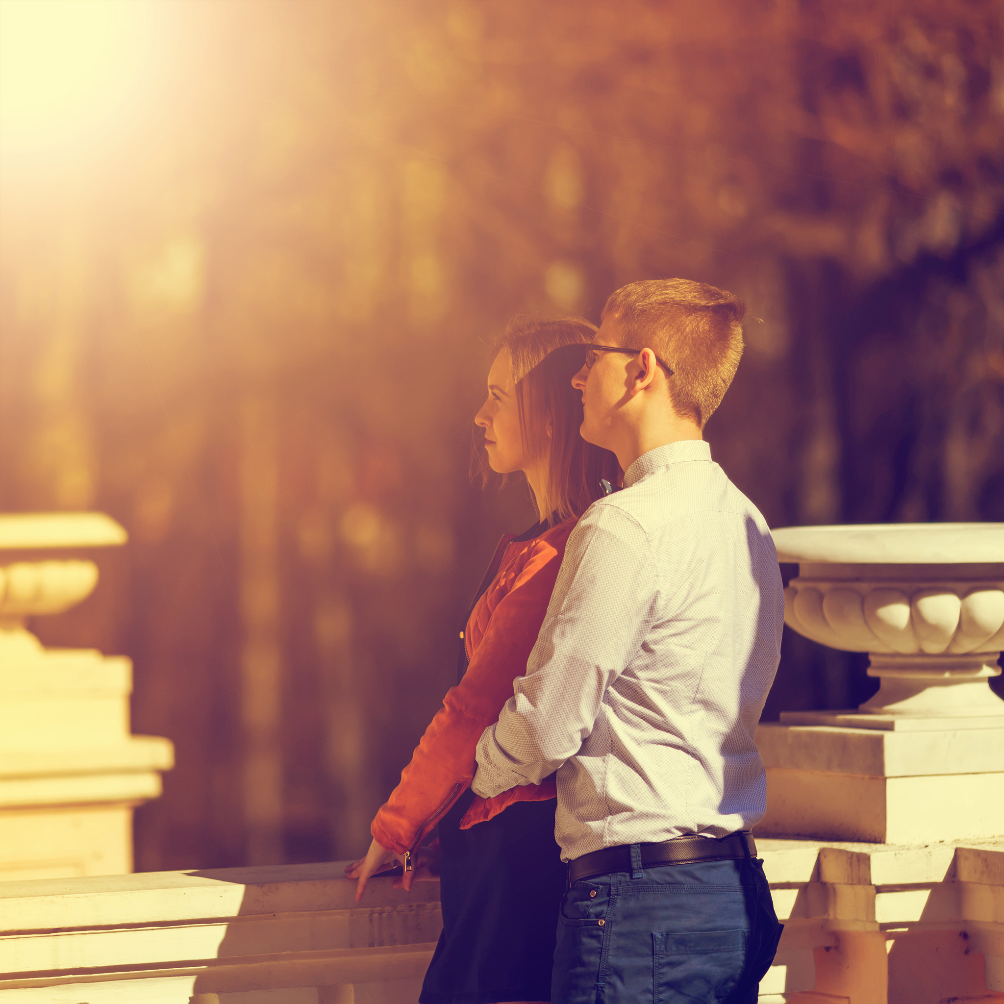 编写一个能吸引女性的情感故事要求写实故事曲折字数5000字。