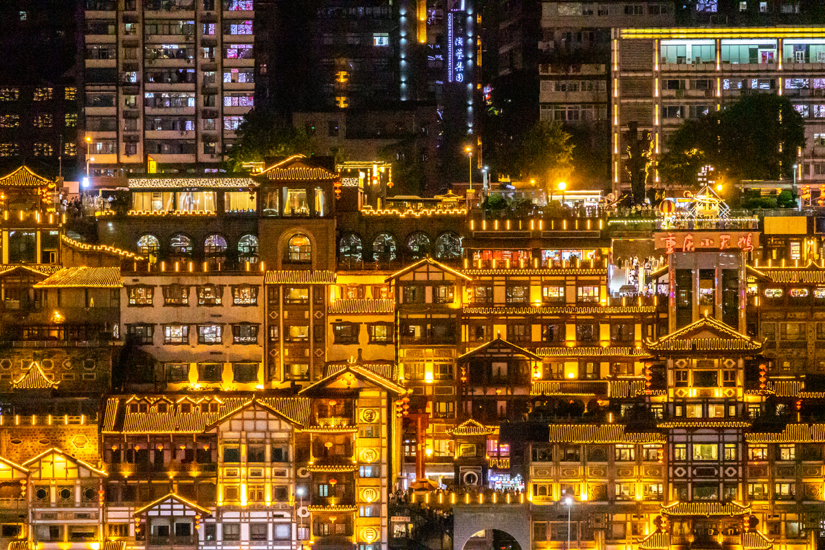 重庆洪崖洞旅游攻略：必玩景点推荐