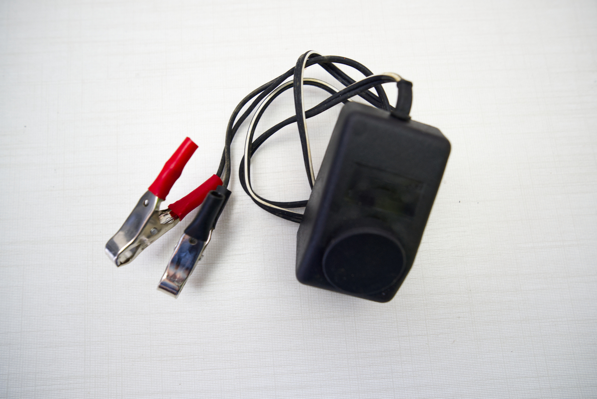 汽车转换器只输出12V电故障排查：大灯亮但转换器无电